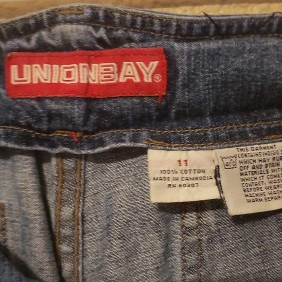 Womens capris - Picture 3 of 3